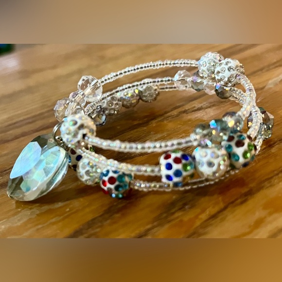 Handmade Spiral Wrap Bracelet Rhinestone Iridescent Beads & Crystal Heart Bangle - Picture 7 of 7